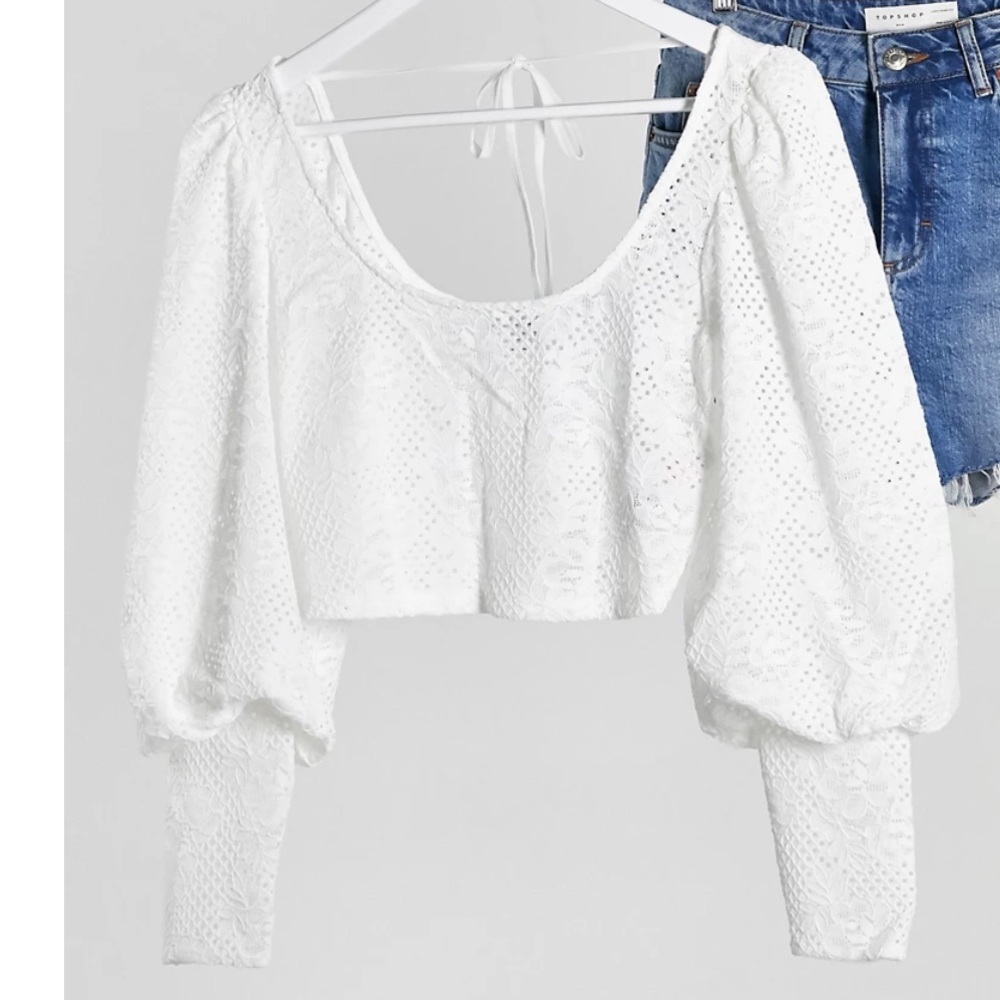 White TOPSHOP cropped floral blouse